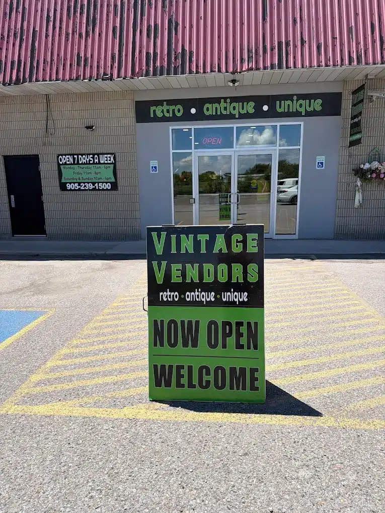 Outdoor Market Sign Up Vintage Vendors